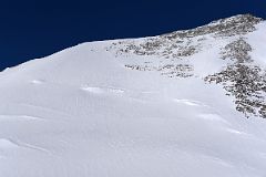 06B The Fixed Lines To The High Camp Are Near The Rocks Seen From Mount Vinson Low Camp.jpg